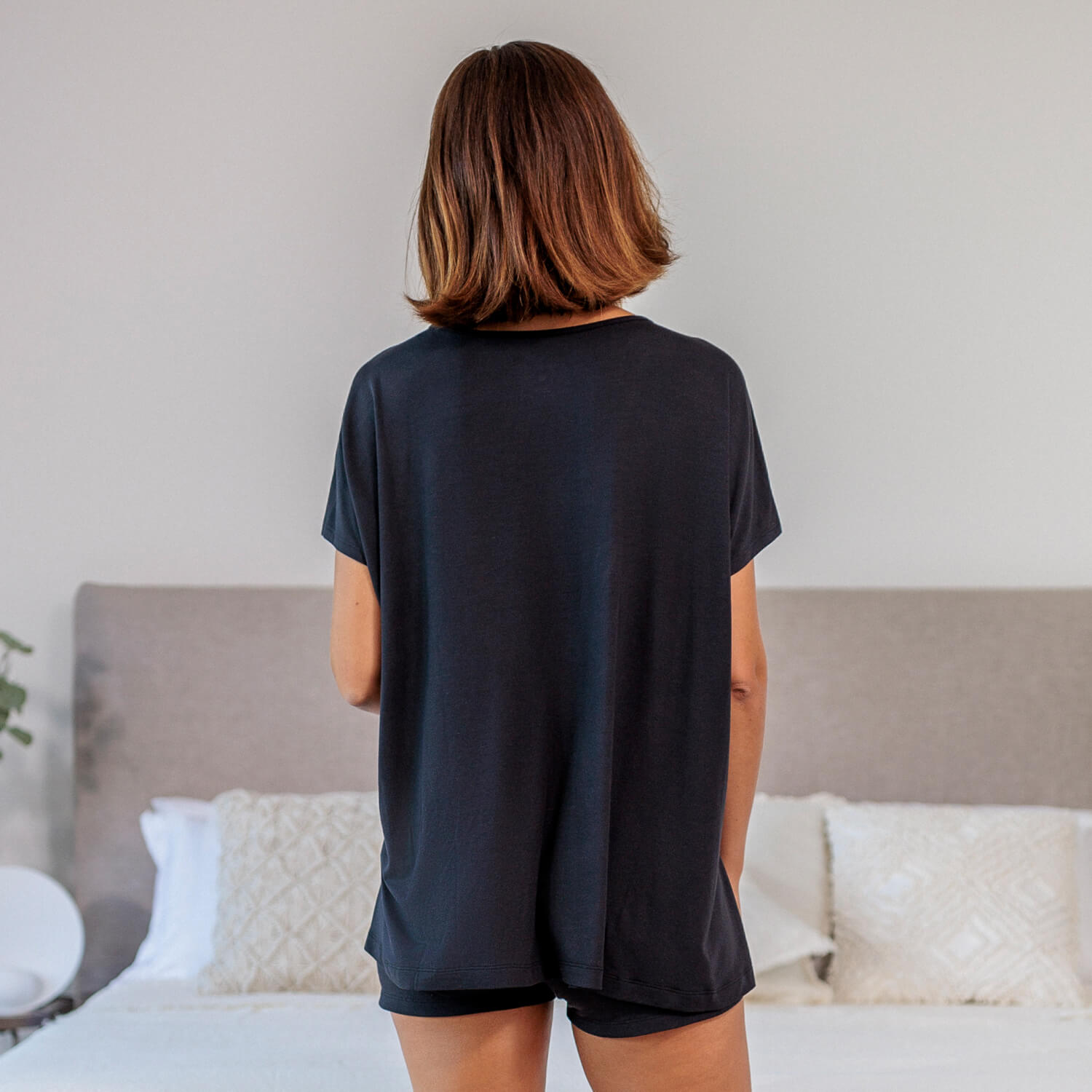 T-Shirt in lockerer Passform || Black