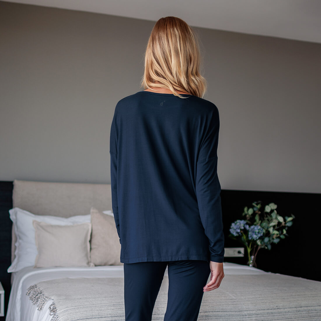 Atmungsaktives Pyjama-Top für Damen || Midnight blue