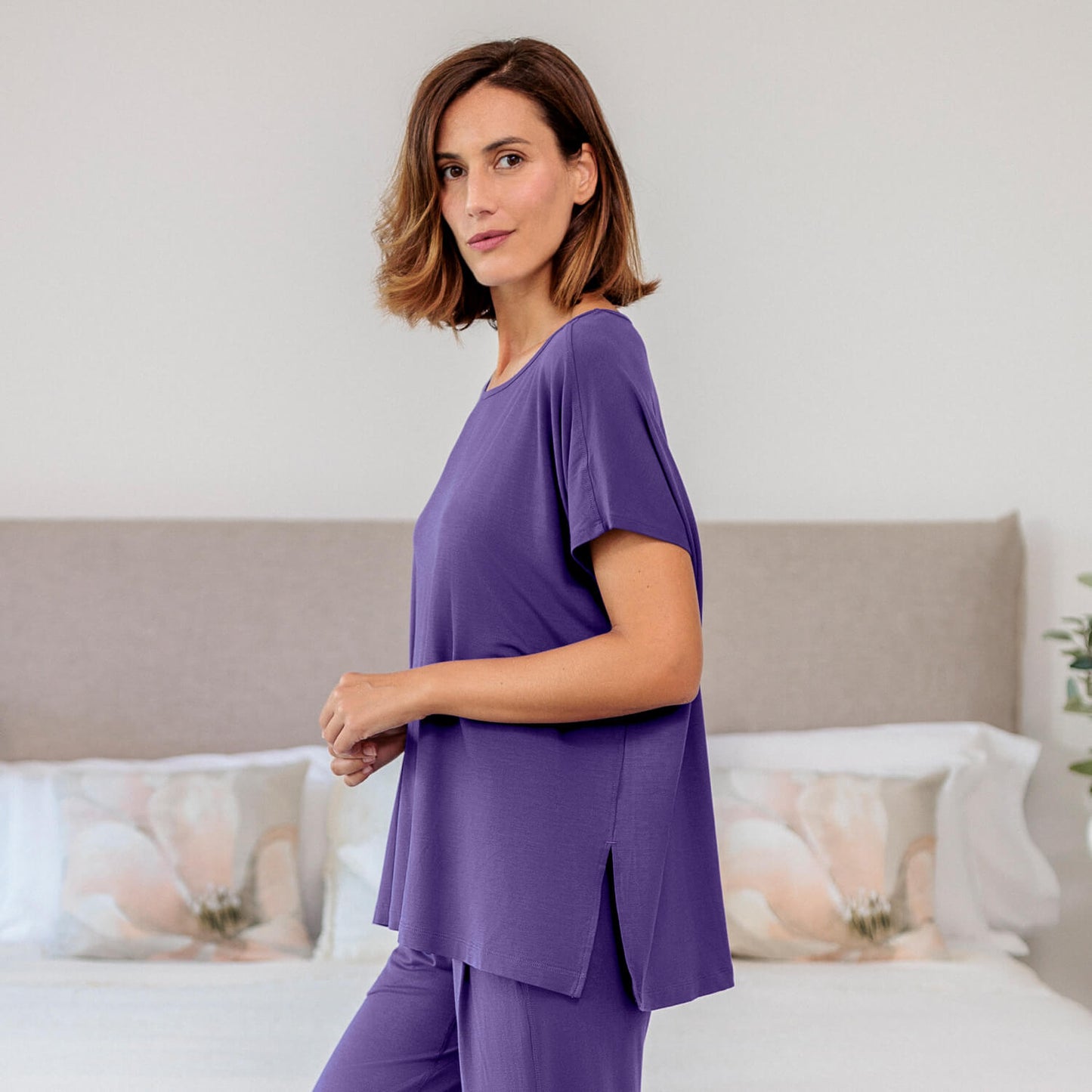 T-Shirt in lockerer Passform || Deep purple