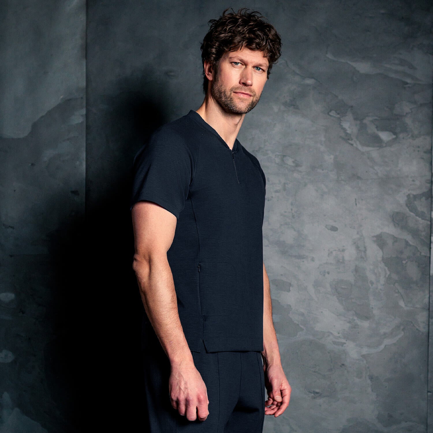 Bequeme Kleidung zum Reisen für Herren || Navy blue