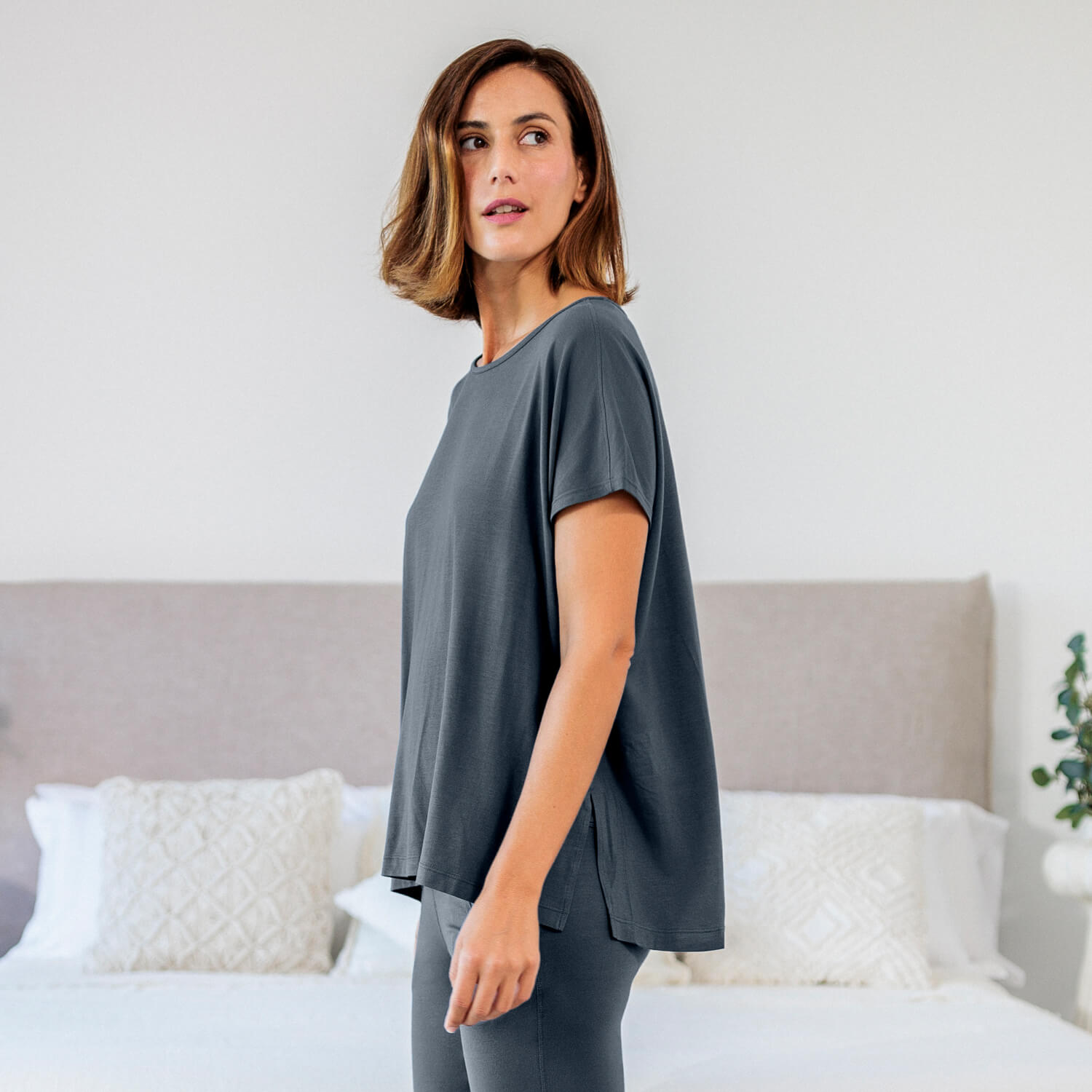 T-Shirt in lockerer Passform || Deep grey