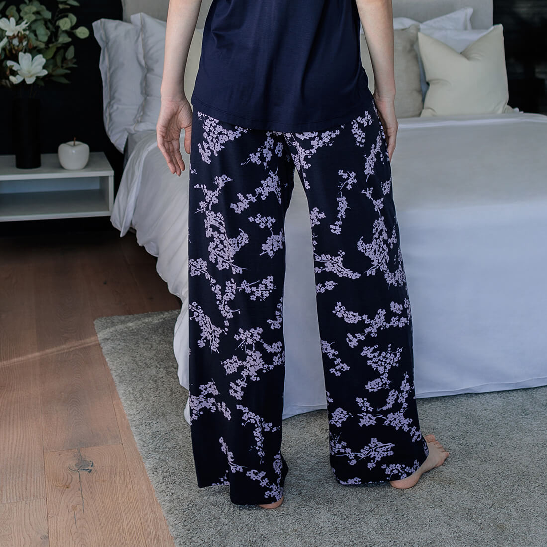 Kühlende Schlafanzug Hose Damen || Cherry blossom