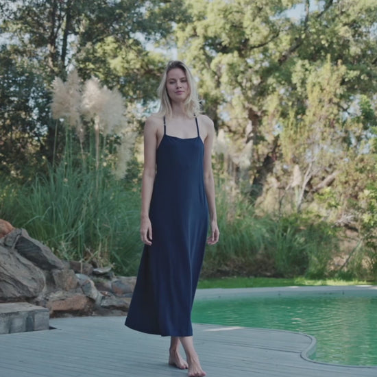 Kühlendes langes Slip Dress || Navy blue